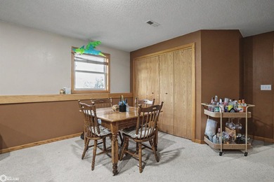 Welcome to this well-maintained and move-in ready 3-bedroom - photo 18