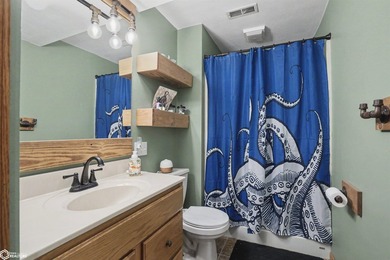 Welcome to this well-maintained and move-in ready 3-bedroom - photo 19