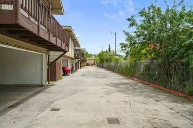 Welcome to Lakewood Village! This charming end-unit condo offers - photo 20