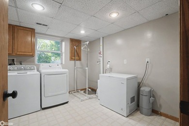 Welcome to this well-maintained and move-in ready 3-bedroom - photo 20