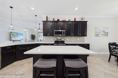 This 4 Bdrm, 3 Bath, 3 Car Garage Lakefront Home on CUL DESAC! - photo 19