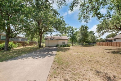 Lake Lot For Sale in Cottonwood Shores, Texas