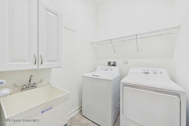 This 4 Bdrm, 3 Bath, 3 Car Garage Lakefront Home on CUL DESAC! - photo 40