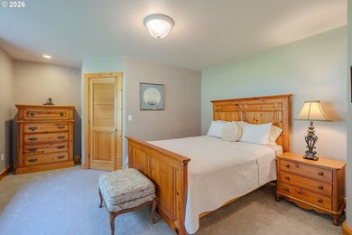 Open Houses Saturday 2-4pm and Sunday 11=1pm Ultimate privacy - photo 24