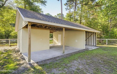 Adorable 3 bedroom / 2 bath cottage on Lady's Island. This home - photo 31
