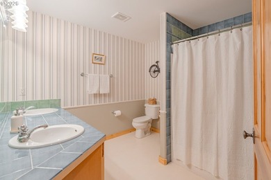 Open Houses Saturday 2-4pm and Sunday 11=1pm Ultimate privacy - photo 35