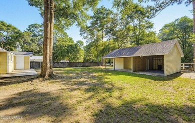 Adorable 3 bedroom / 2 bath cottage on Lady's Island. This home - photo 37