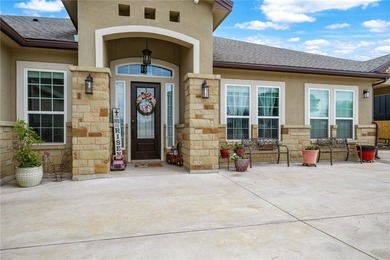 Luxury Lake Front 5 bed 3.5 bath home nestled at the south end - photo 3