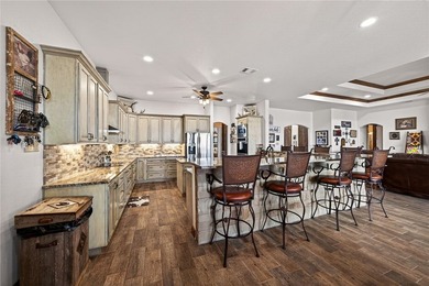 Luxury Lake Front 5 bed 3.5 bath home nestled at the south end - photo 9