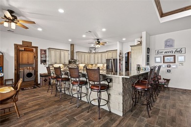 Luxury Lake Front 5 bed 3.5 bath home nestled at the south end - photo 10