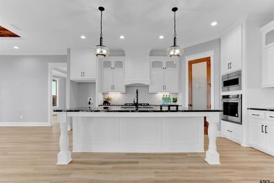 Welcome to this spacious, modern luxury home tucked away on a - photo 14