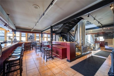 Welcome to one of the Hudson Valley's most iconic and - photo 21