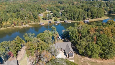 This stunning 4-year-old custom home on Lake Tuscaloosa offers - photo 5