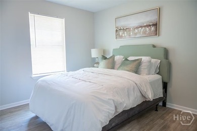 ALERT!! A NEW EVEN LOWER PRICE AND A NEW ROOF! Lovely, renovated - photo 13