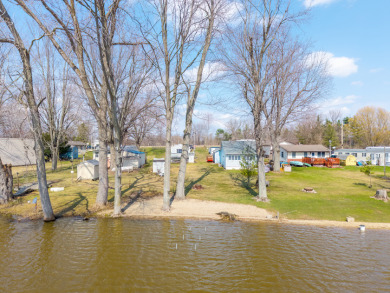 Quiet Lake side setting - photo 3