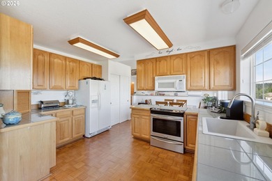 Experience coastal living at its finest in this beautifully - photo 19
