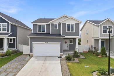 Better than New & So Clean! Move-In and Relax! This Beautiful - photo 1