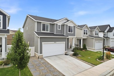 Better than New & So Clean! Move-In and Relax! This Beautiful - photo 3