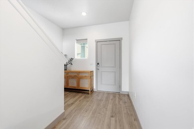 Better than New & So Clean! Move-In and Relax! This Beautiful - photo 4