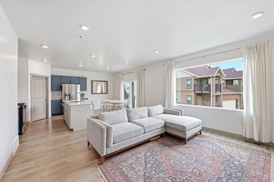 Better than New & So Clean! Move-In and Relax! This Beautiful - photo 5