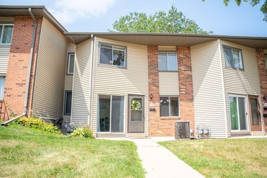 Welcome home to this beautifully refreshed, spacious condo in - photo 1