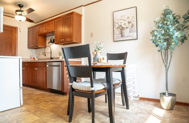 Welcome home to this beautifully refreshed, spacious condo in - photo 7
