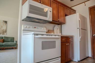 Welcome home to this beautifully refreshed, spacious condo in - photo 9