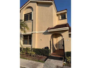 (private lake, pond, creek) Townhome/Townhouse For Sale in Hialeah Florida