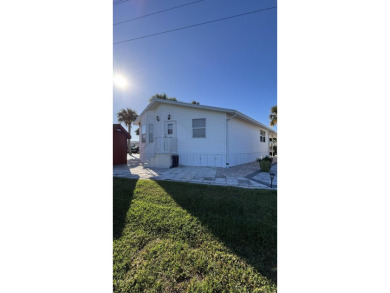 Lake Home For Sale in Okeechobee, Florida