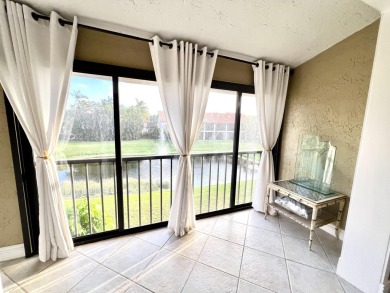 Lake Townhome/Townhouse For Sale in Boca Raton, Florida