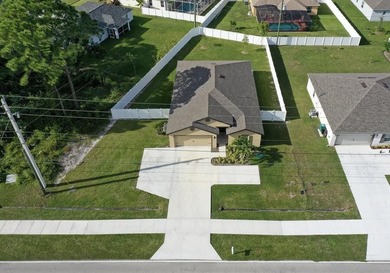 Experience this beautifully upgraded 2021-built home featuring 5 - photo 34