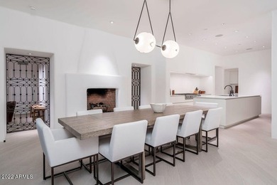 A uniquely tasteful ''lock 'n leave'' home with a crisp, clean - photo 9