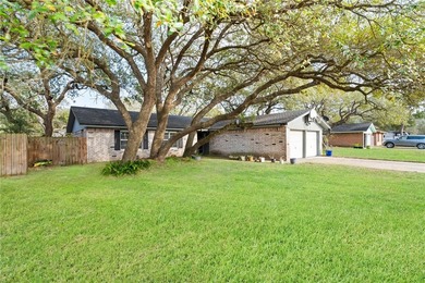 Discover your coastal cool spot at 2130 Eastwind St. Ingleside's - photo 2