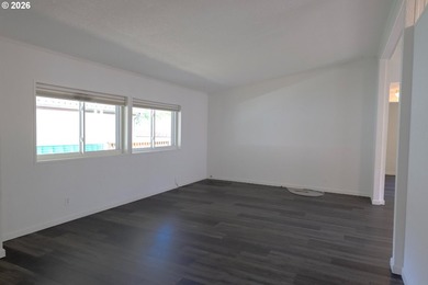 Move-in ready and beautifully maintained, this double-wide - photo 4