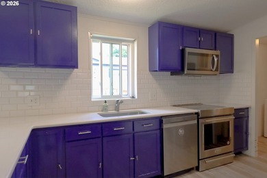 Move-in ready and beautifully maintained, this double-wide - photo 10