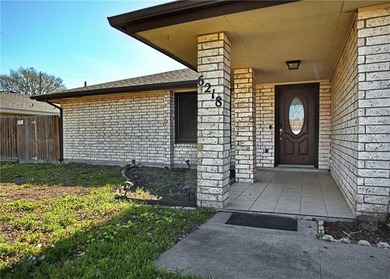 Welcome to this beautifully maintained 4-bedroom, 2-bath, 1-car - photo 3