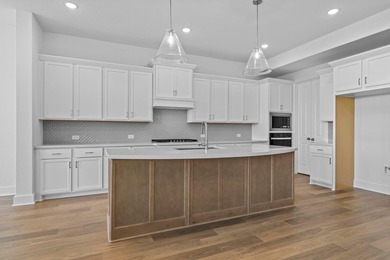 MLS# 21172868 - Built by Coventry Homes - Constpleted Jun 03 - photo 10