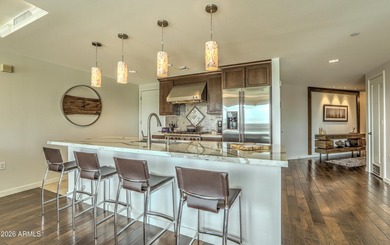 Beautifully updated 4th-floor condo in the heart of Old Town