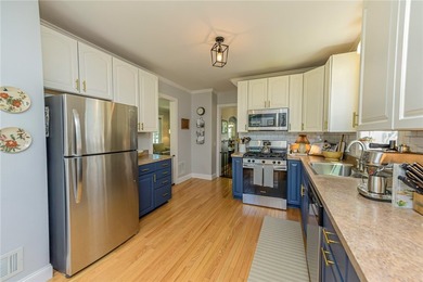 Charming as can be!! Come have a look at this beautiful 3 - photo 11
