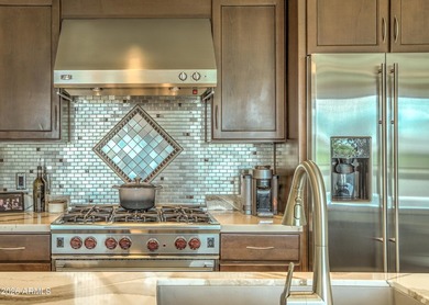 Beautifully updated 4th-floor condo in the heart of Old Town