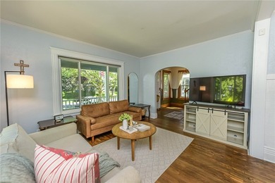 Charming as can be!! Come have a look at this beautiful 3 - photo 14