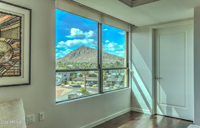 Beautifully updated 4th-floor condo in the heart of Old Town