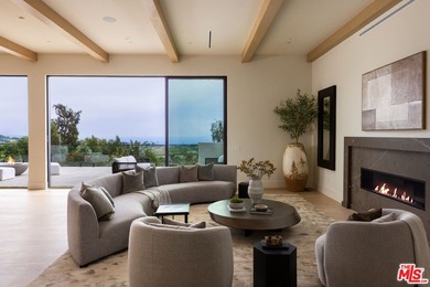 Experience sweeping ocean views and refined modern living from - photo 4