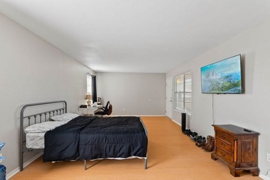 Property Description: This is a great investment opportunity in - photo 2