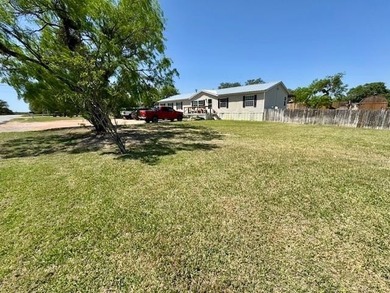 Lake LBJ Home For Sale in Kingsland Texas