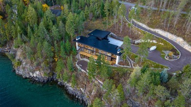 Completed in 2023 and thoughtfully designed by its owners, this - photo 3