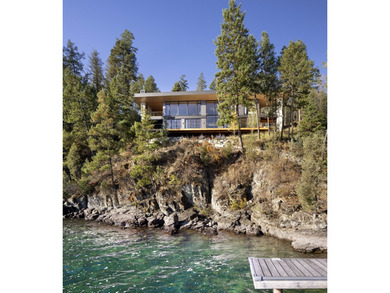 Completed in 2023 and thoughtfully designed by its owners, this - photo 9