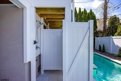 Welcome to coastal luxury redefined. This brand-new custom - photo 15