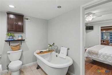 Welcome to 898 Buerger Lane on the Guadalupe River's beautiful - photo 16