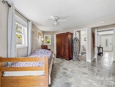 Perfect location for the Lake Lure vacation home buyer seeking - photo 17